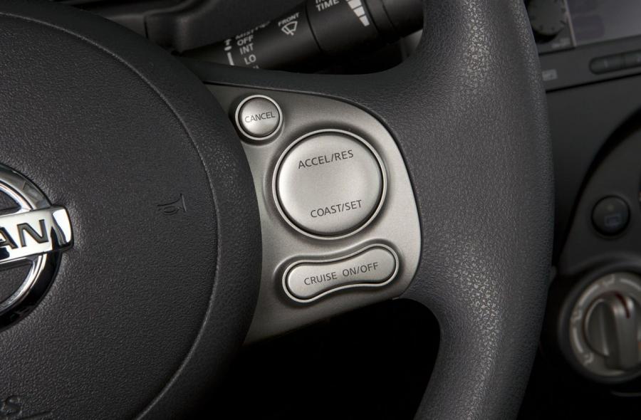  Nissan Versa 2012 года  (фото 86 из 111)